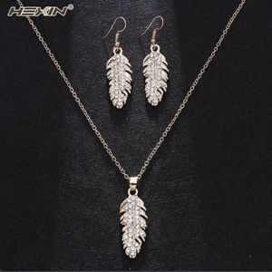Fashion Feathers Necklace and Earrings Set NWOT!!!